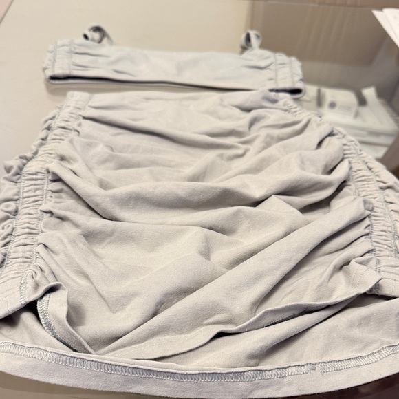 TNA Light Gray Ruched Skirt Set - Picture 4 of 5